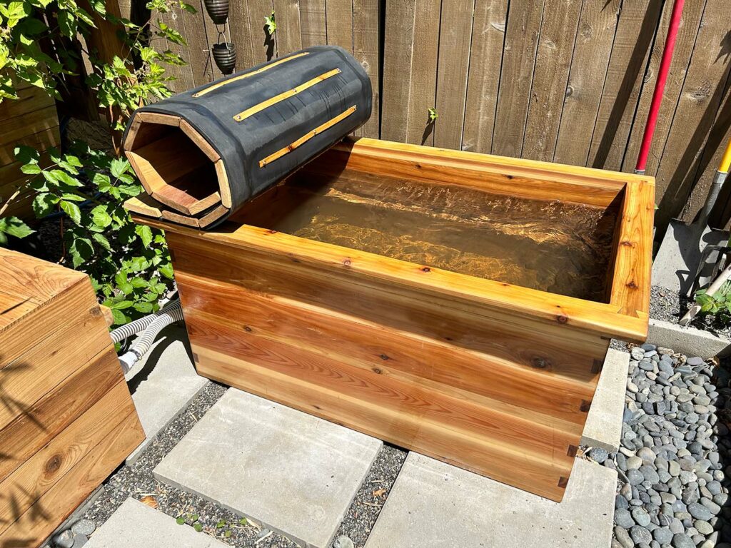 Outdoor cedar hot tub ofuro-style